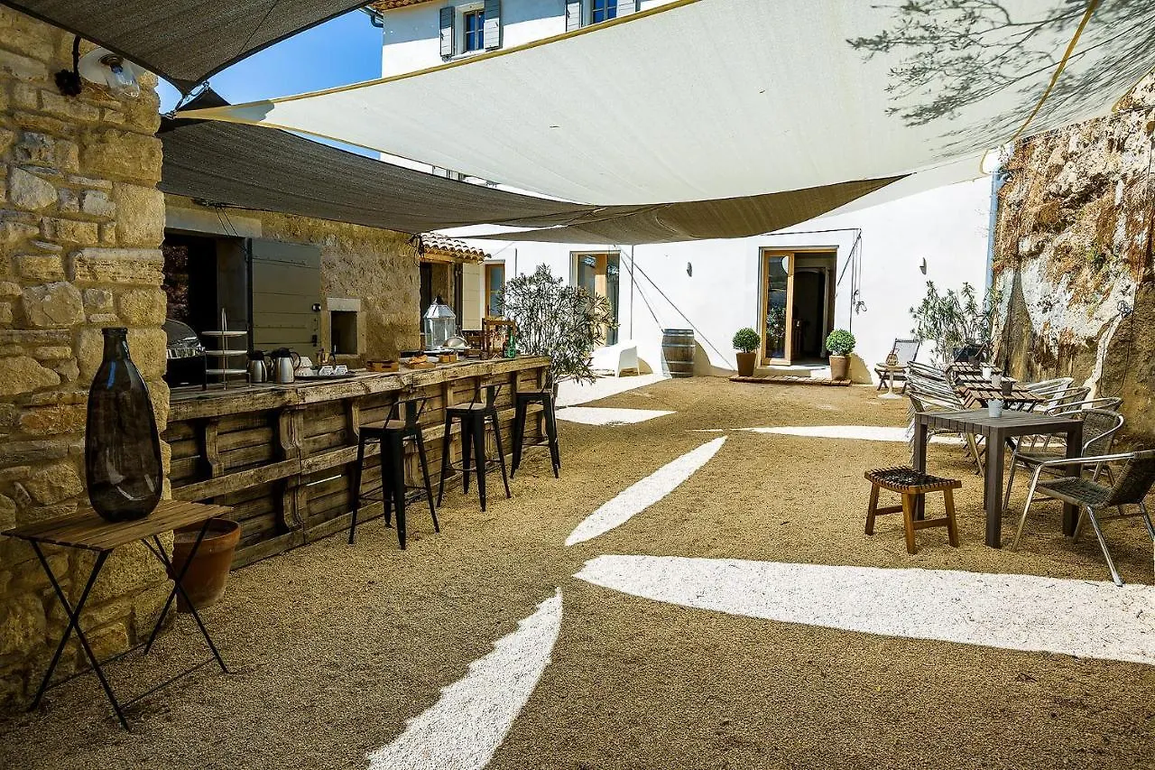 Chateau Les Gardis Lourmarin Bed & Breakfast