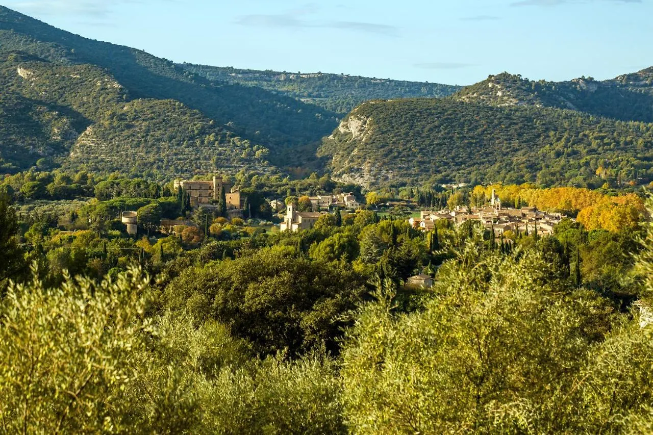 Chateau Les Gardis Lourmarin 0*,