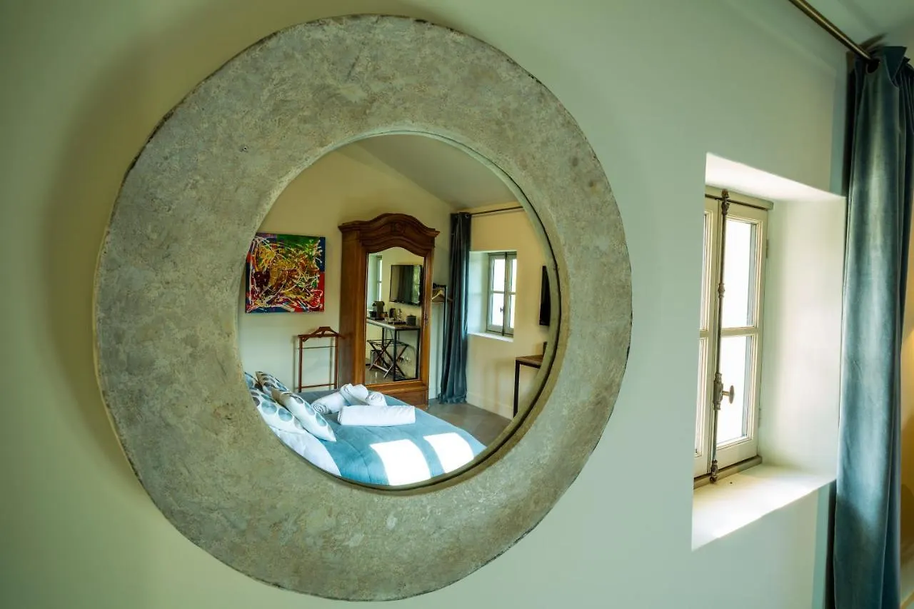 Chateau Les Gardis Bed & Breakfast Lourmarin